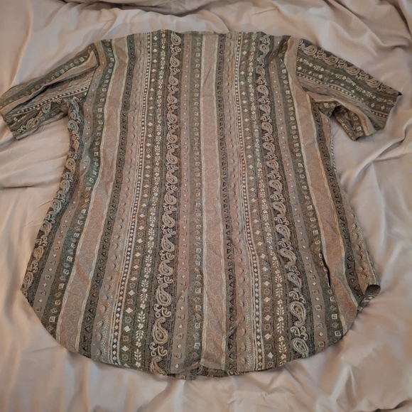 Pride & Joy Elegant Women's Green Patterened Tunic Top - Picture 6 of 7